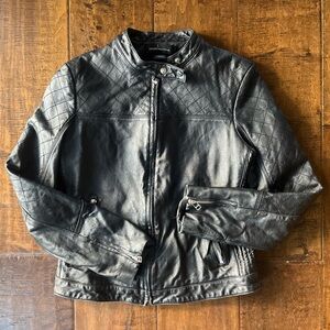 Moda Internationsl black leather biker jacket with quilted sleeves Medium